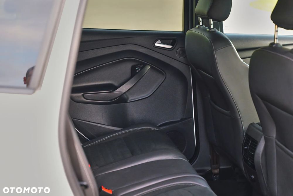 Ford Kuga 2.0 TDCi AWD ST-Line - 40