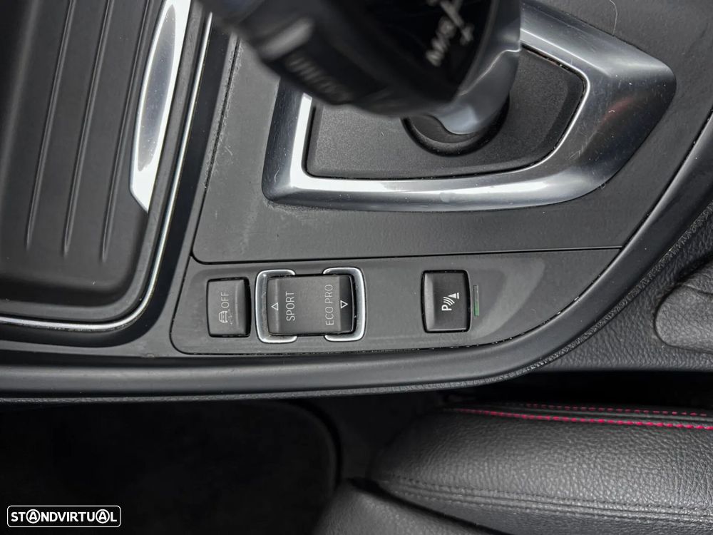 BMW 318 d Touring Auto Line Sport - 12