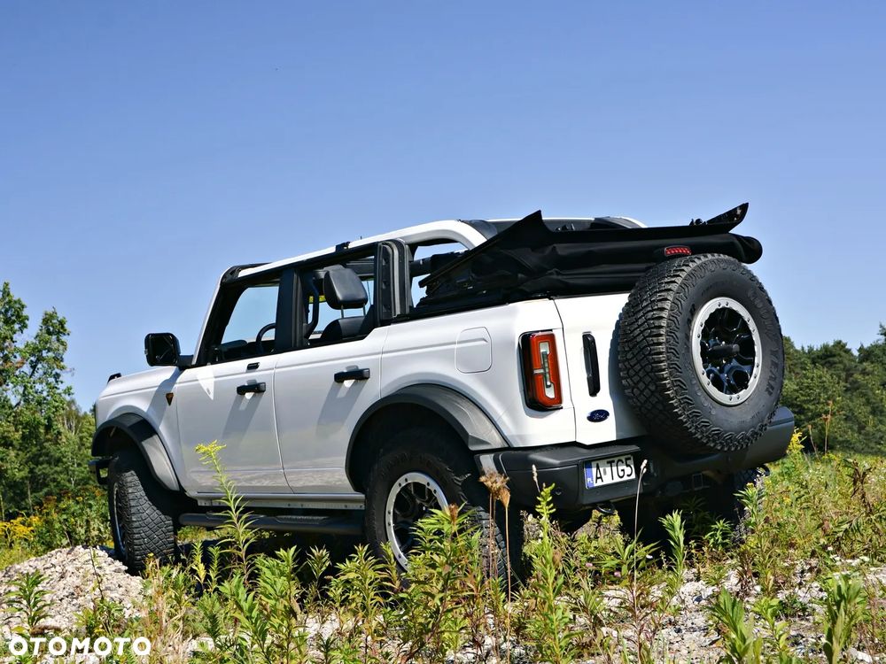 Ford Bronco - 7