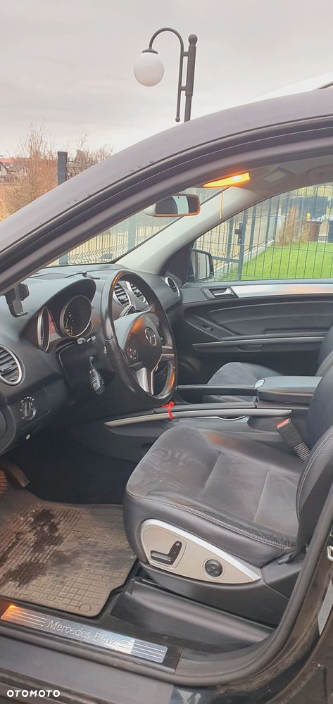 Mercedes-Benz ML - 10