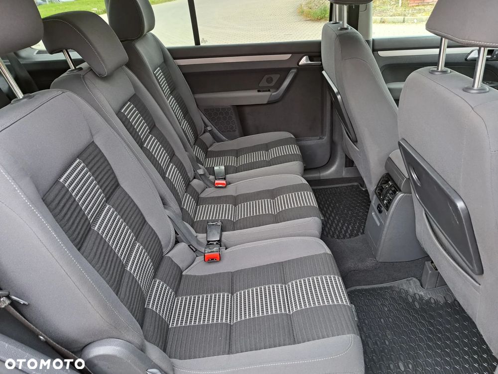 Volkswagen Touran - 19