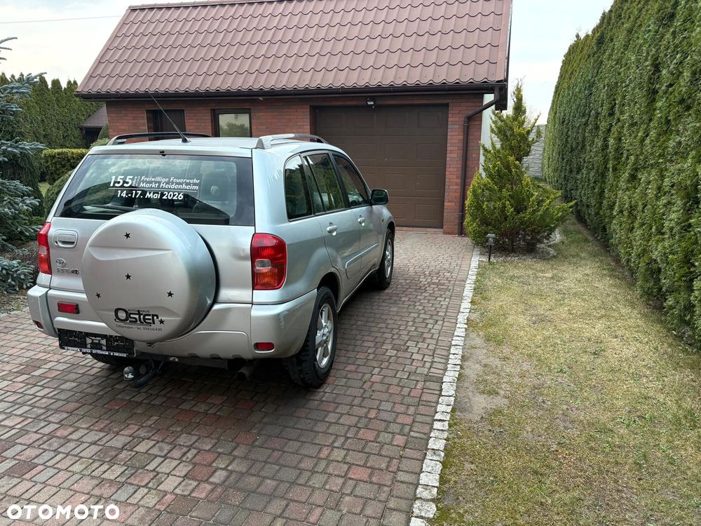 Toyota RAV4 1.8 VVT-i 4x2 - 4