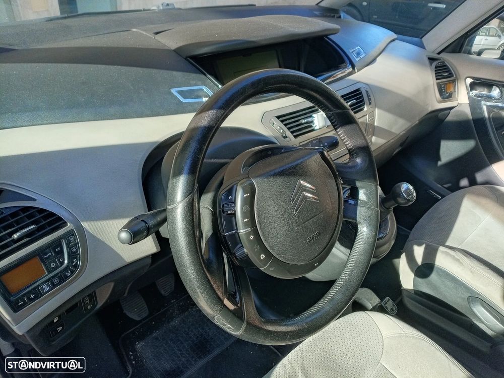 Citroën C4 Picasso 1.6 HDi Exclusive - 6