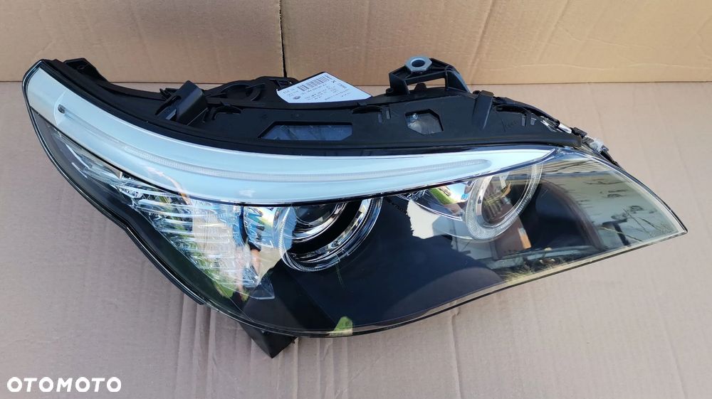 Xenon prawy Lampa prawa nieskrętna BMW 5 E60 / E61 2007- LIFT - 2