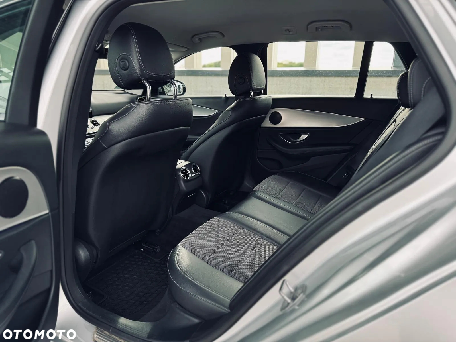 Mercedes-Benz Klasa E 220 d T 9G-TRONIC Avantgarde - 33