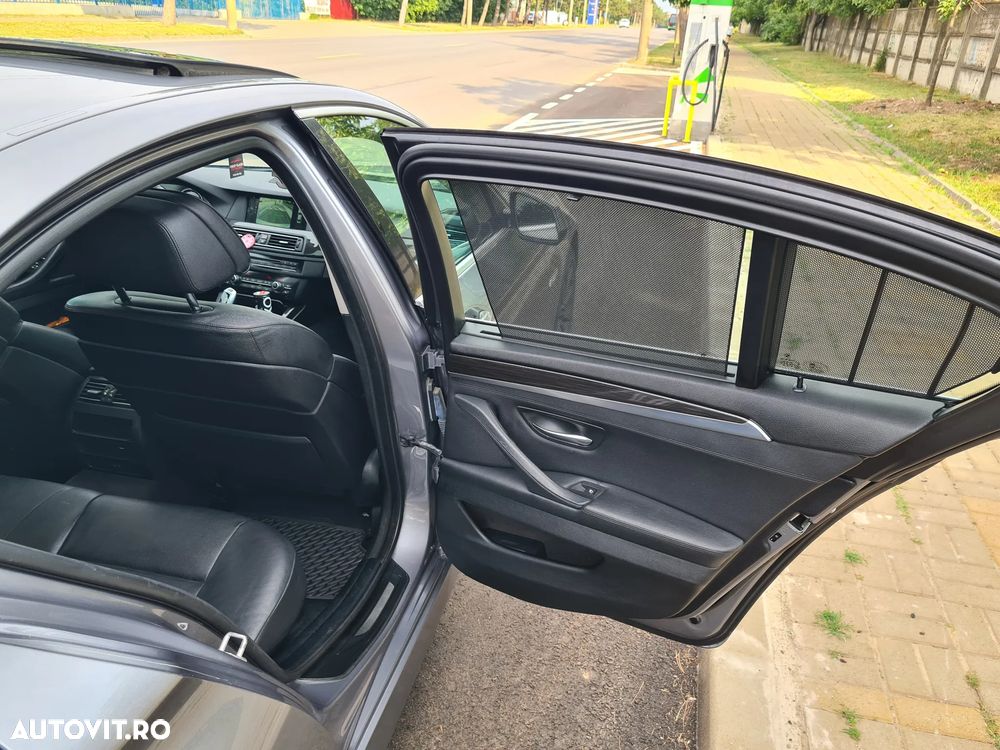 BMW Seria 5 525d xDrive - 9