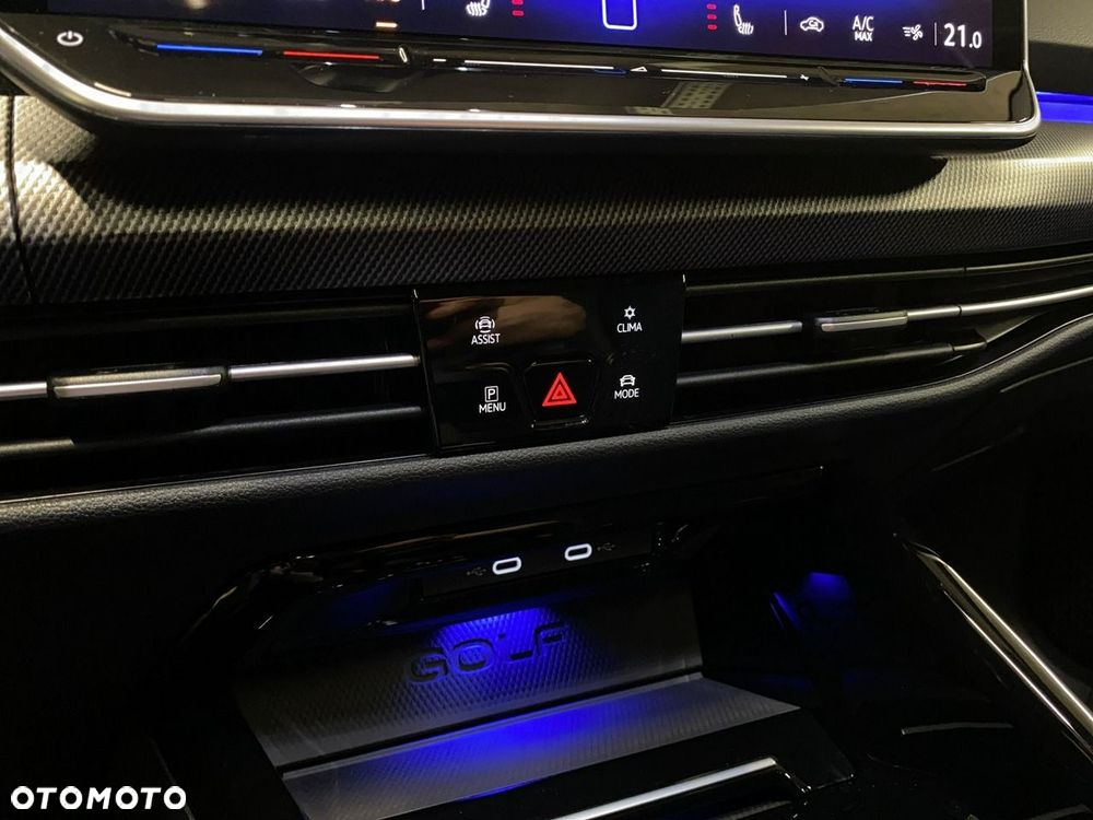 Volkswagen Golf Variant - 36