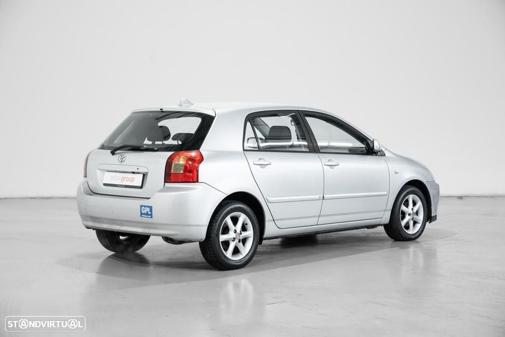 Toyota Corolla - 4