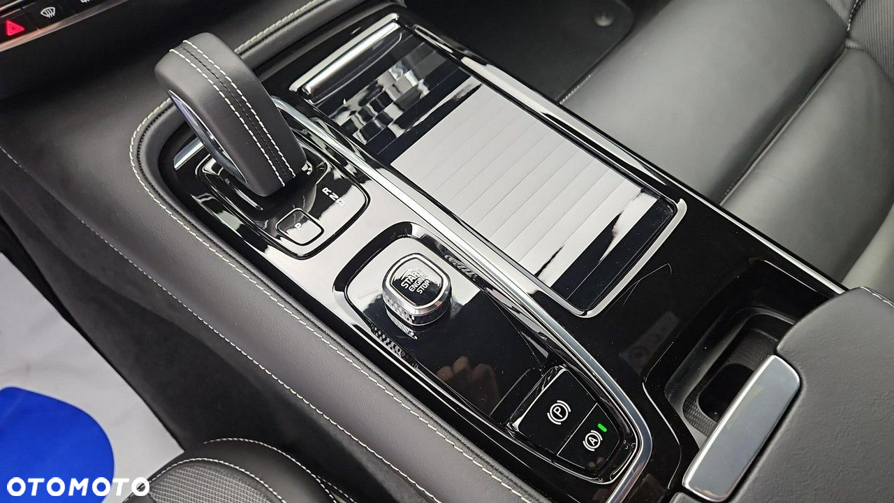 Volvo V60 T8 AWD Plug-In Hybrid R-Design - 18