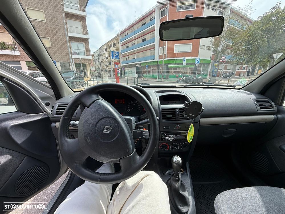 Renault Clio - 7
