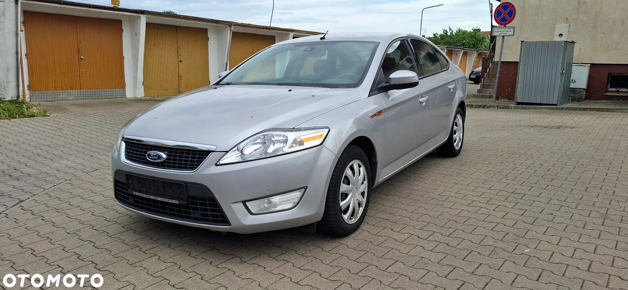 Ford Mondeo 1.6 Ghia - 1