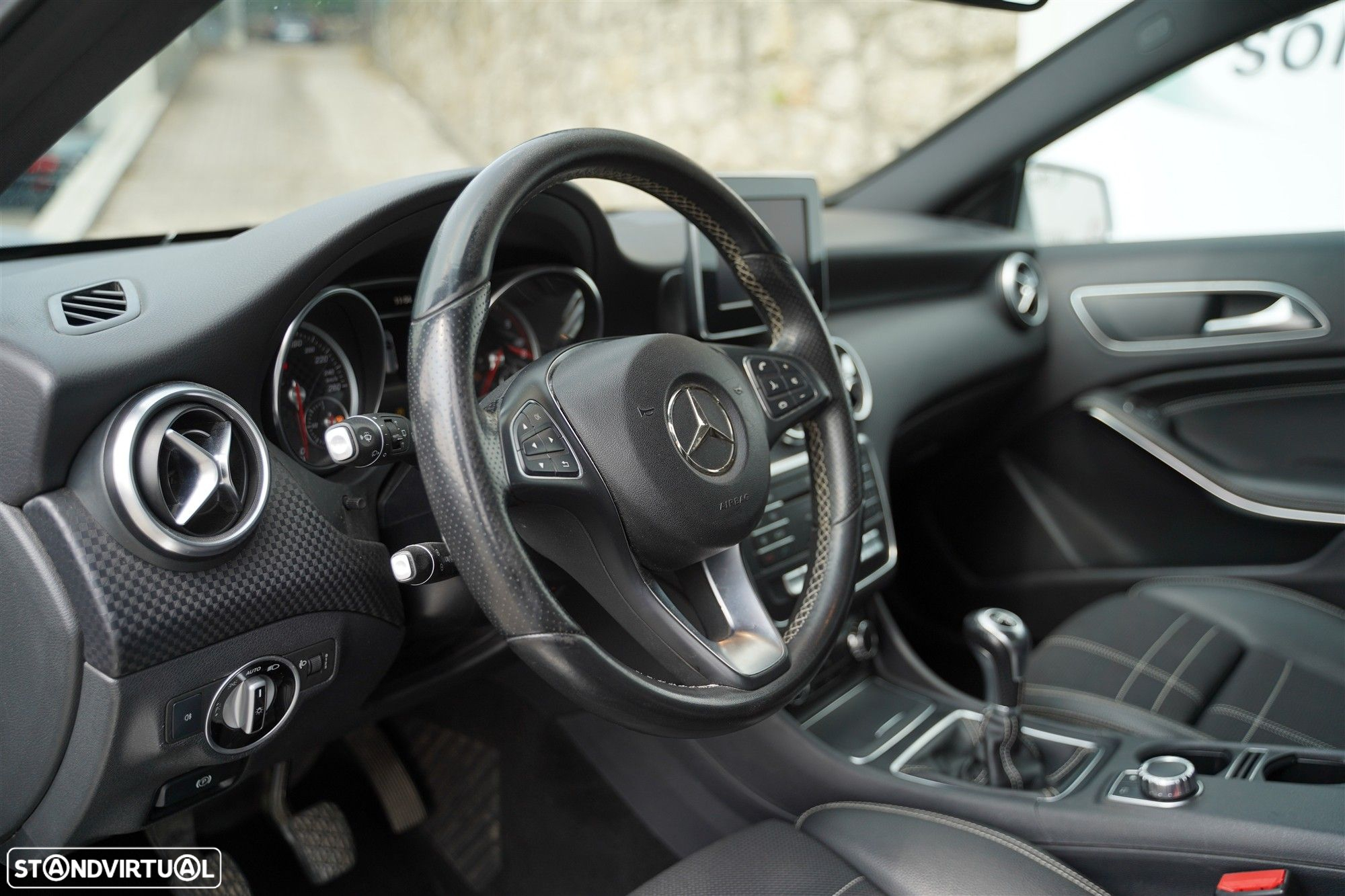 Mercedes-Benz A 180 d Urban - 29