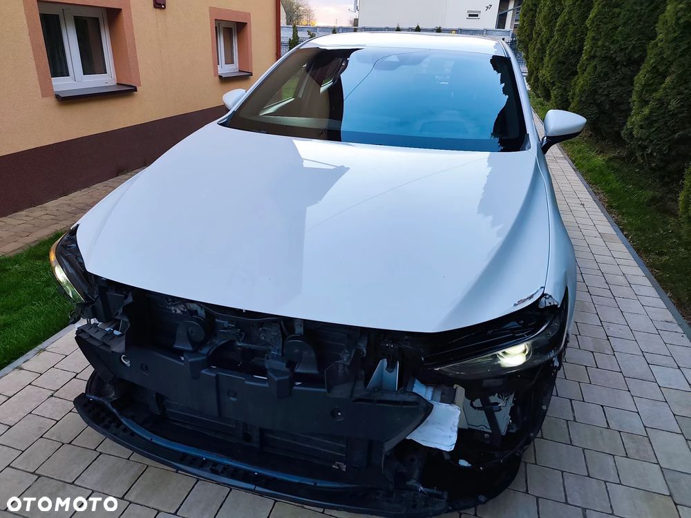 Mazda 3 e-SKYACTIV-G 122 M HYBRID EXCLUSIVE-LINE - 10