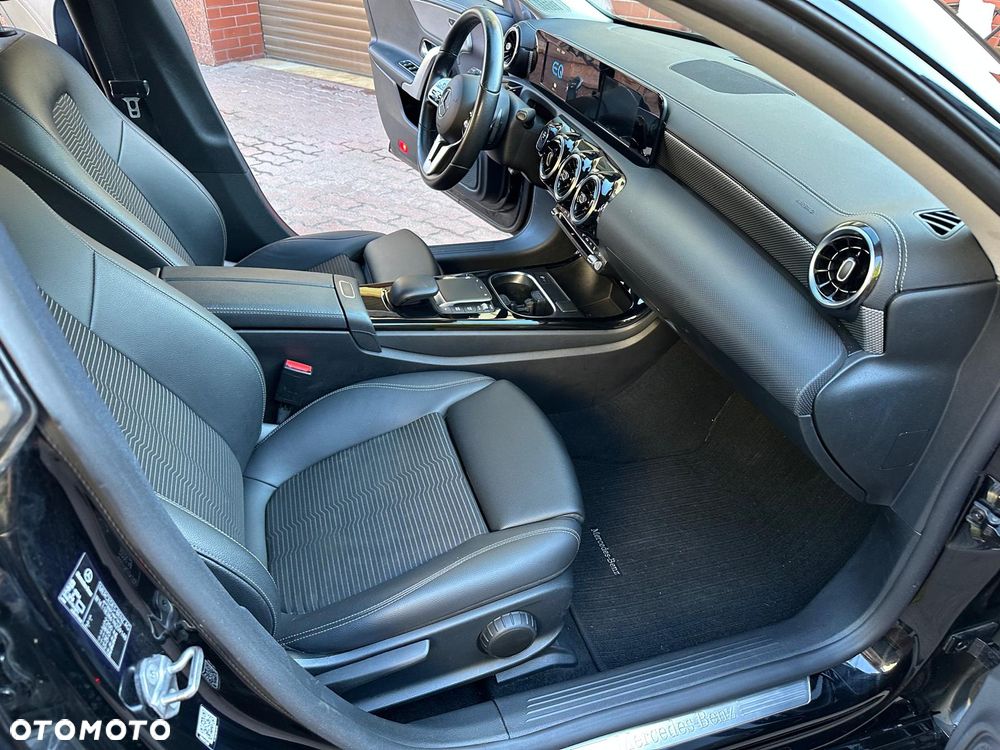 Mercedes-Benz CLA - 13
