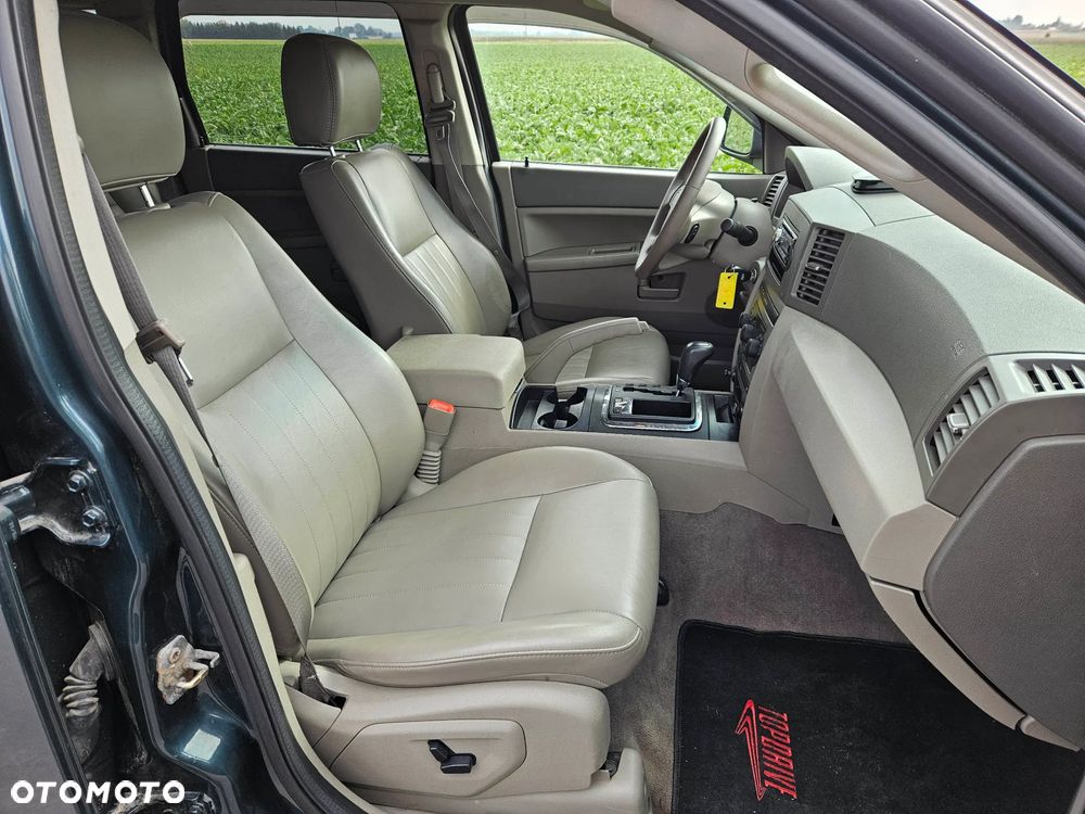 Jeep Grand Cherokee - 15
