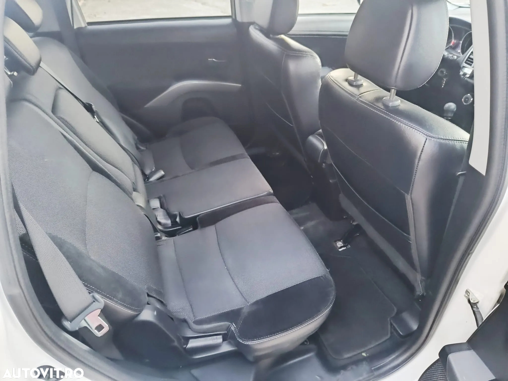 Mitsubishi Outlander 2.2 DI-D 4WD Instyle - 15