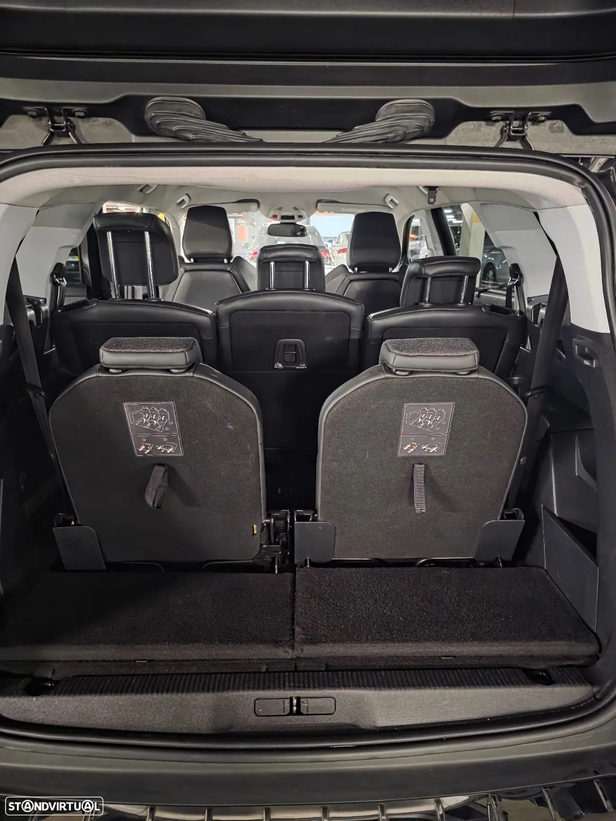 Peugeot 5008 - 8