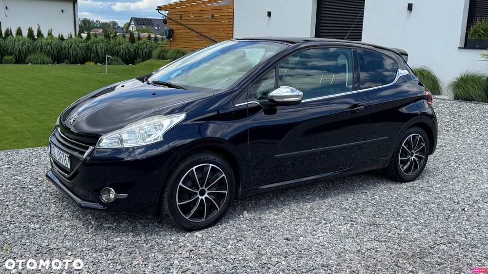 Peugeot 208 - 25