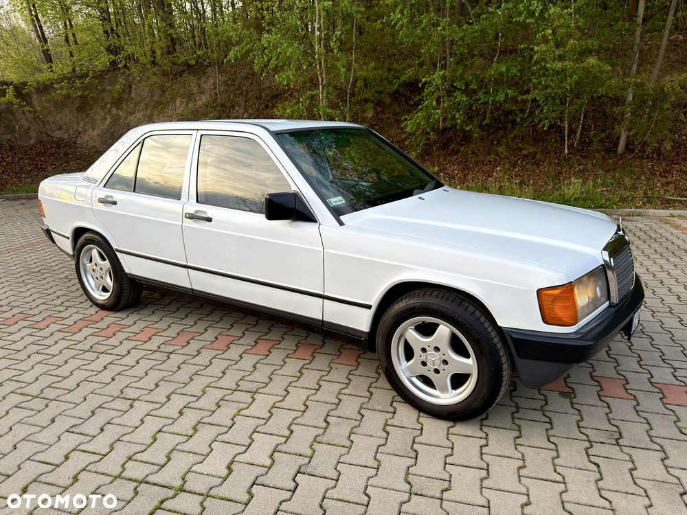 Mercedes-Benz W201 (190) - 4