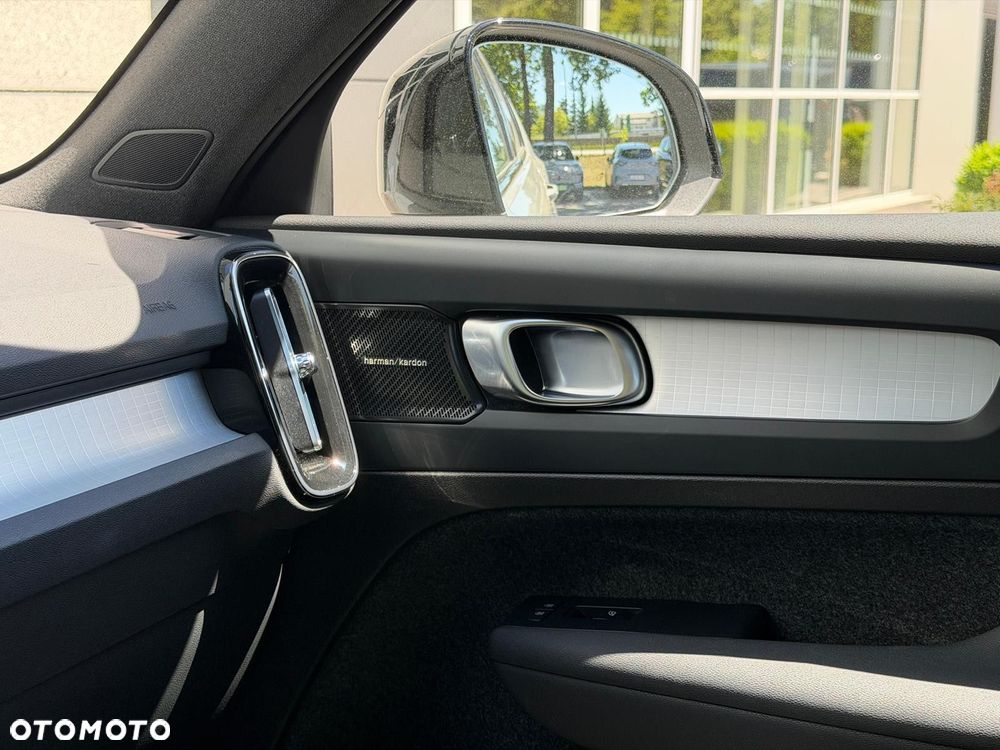 Volvo XC 40 - 30