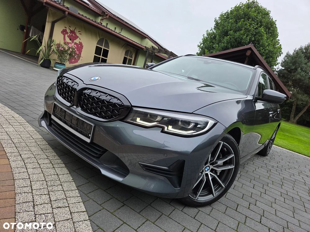 BMW Seria 3 330i Touring xDrive Sport Line - 1