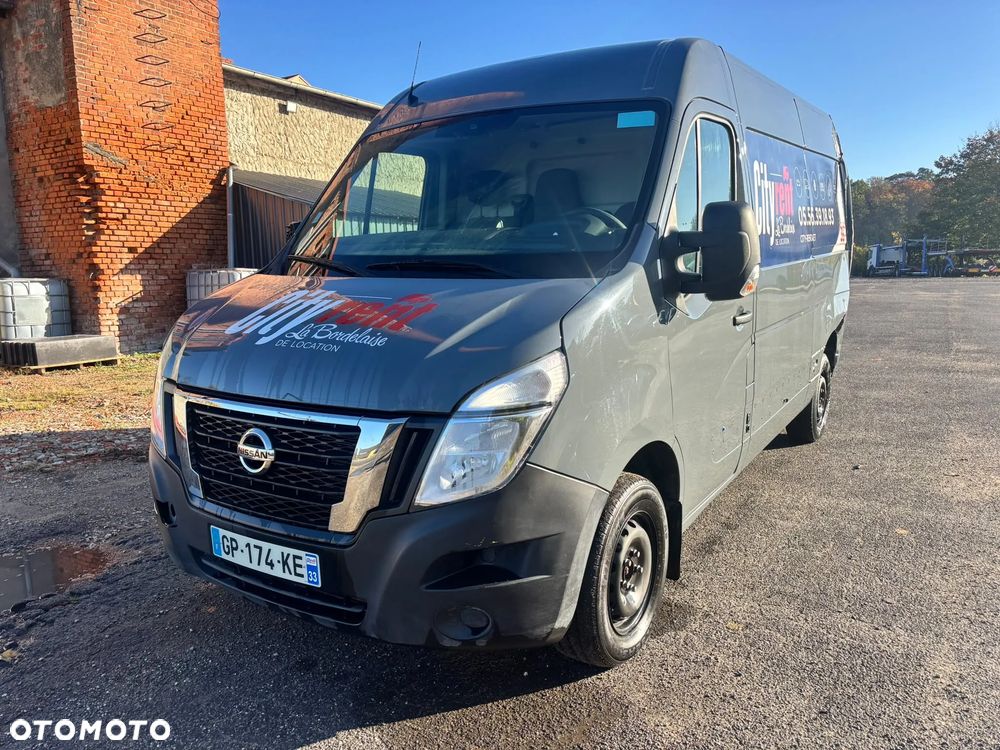 Nissan Intestar