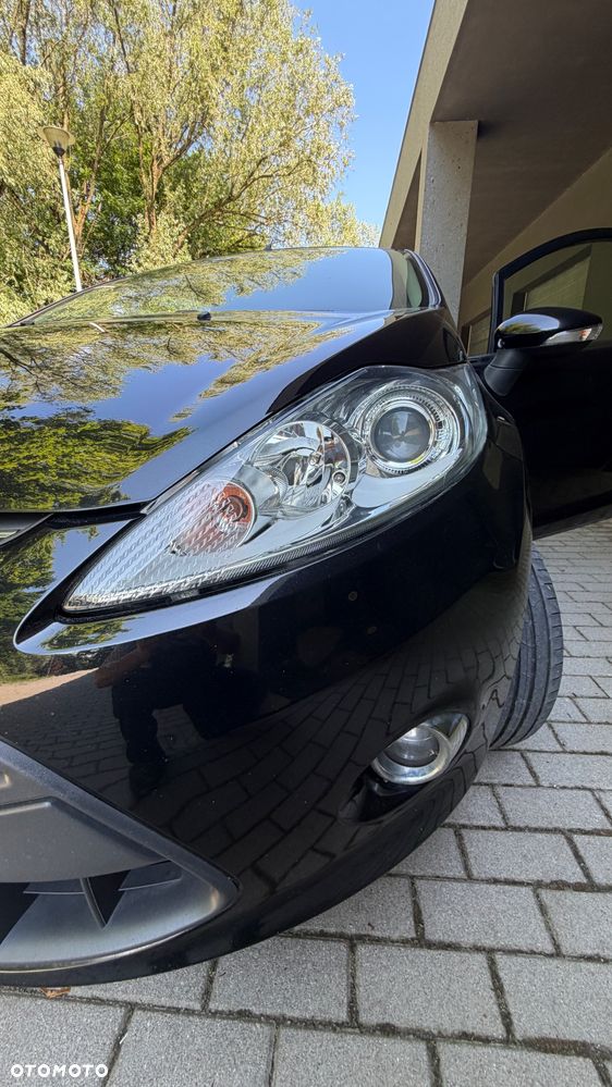 Ford Fiesta - 25