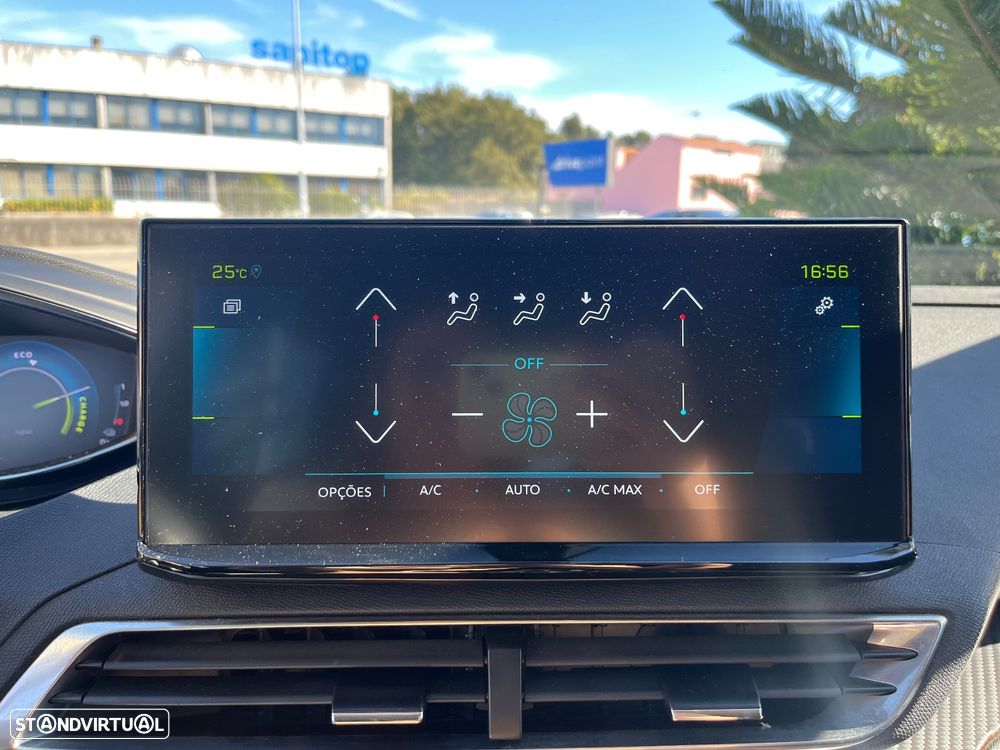 Peugeot 3008 1.6 Hybrid Allure Pack e-EAT8 - 44