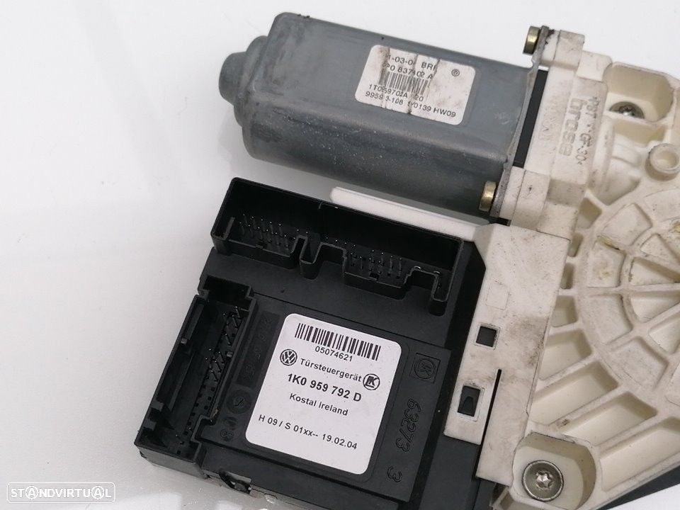 MOTOR ELEVADOR DE VIDRO FRONTAL DIREITO SEAT ALTEA 2004 -5P0837402A 1K0959792D - 1