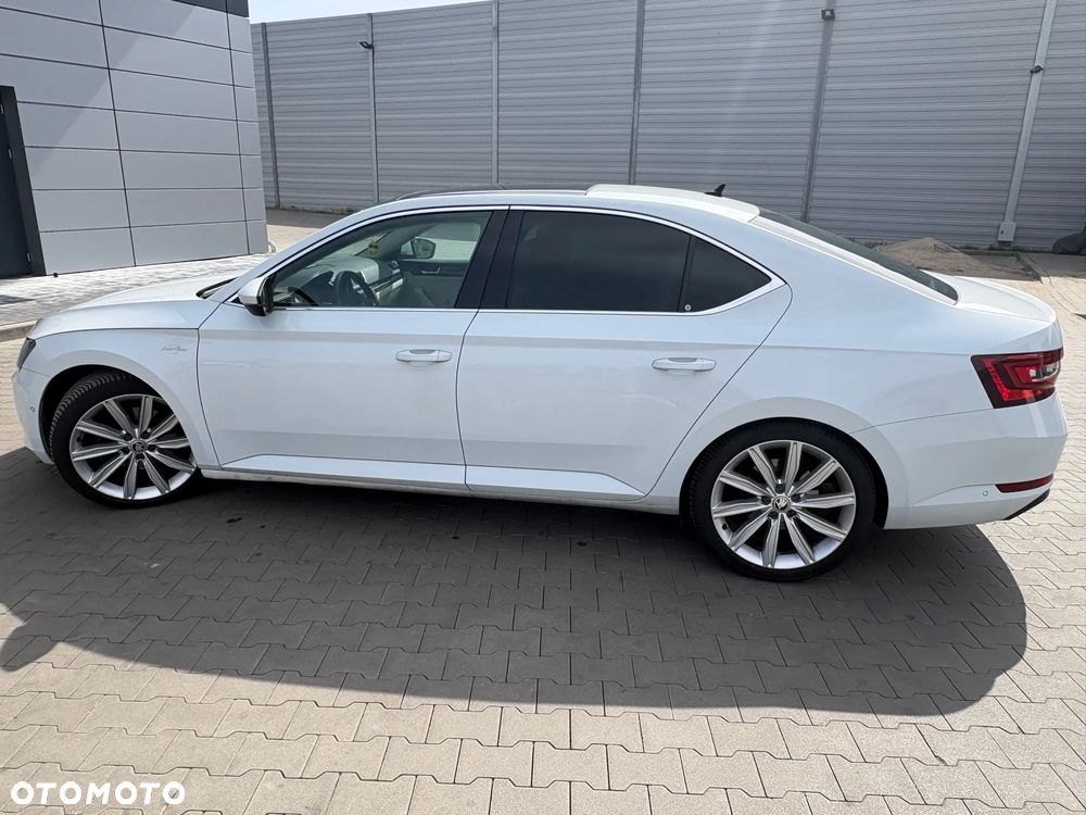 Skoda Superb 2.0 TDI 4x4 L&K DSG - 36