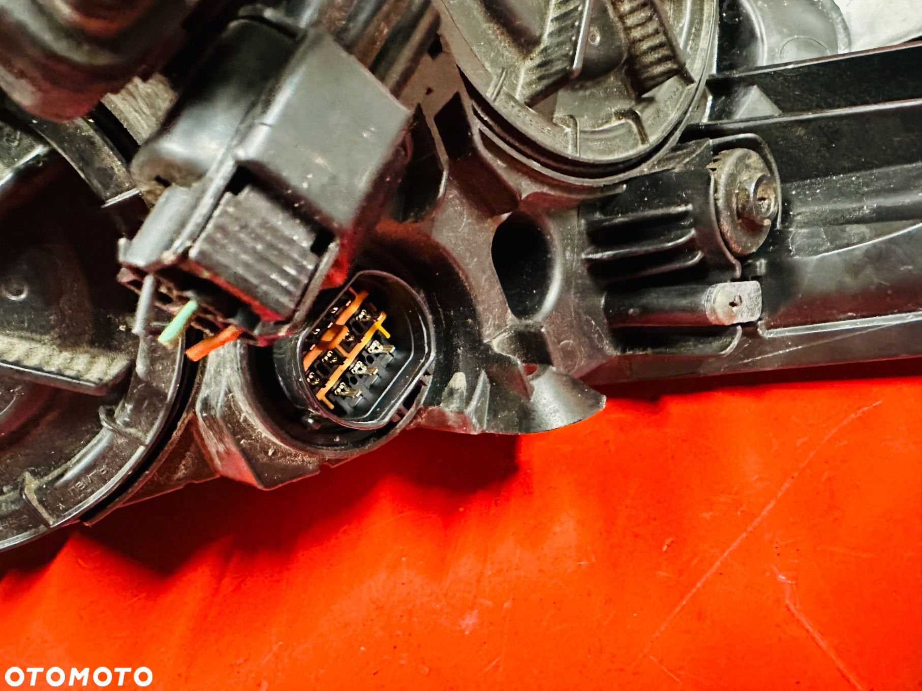 LAMPA LEWA HYUNDAI I40 ZWYKŁA LED BDB EUROPA 10 PIN - 6