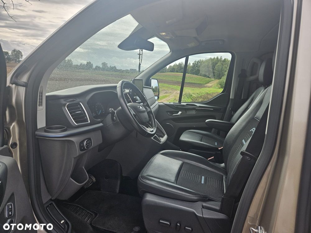 Ford Tourneo Custom - 34