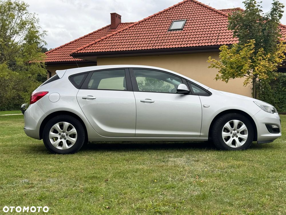 Opel Astra V 1.6 CDTI Dynamic - 2