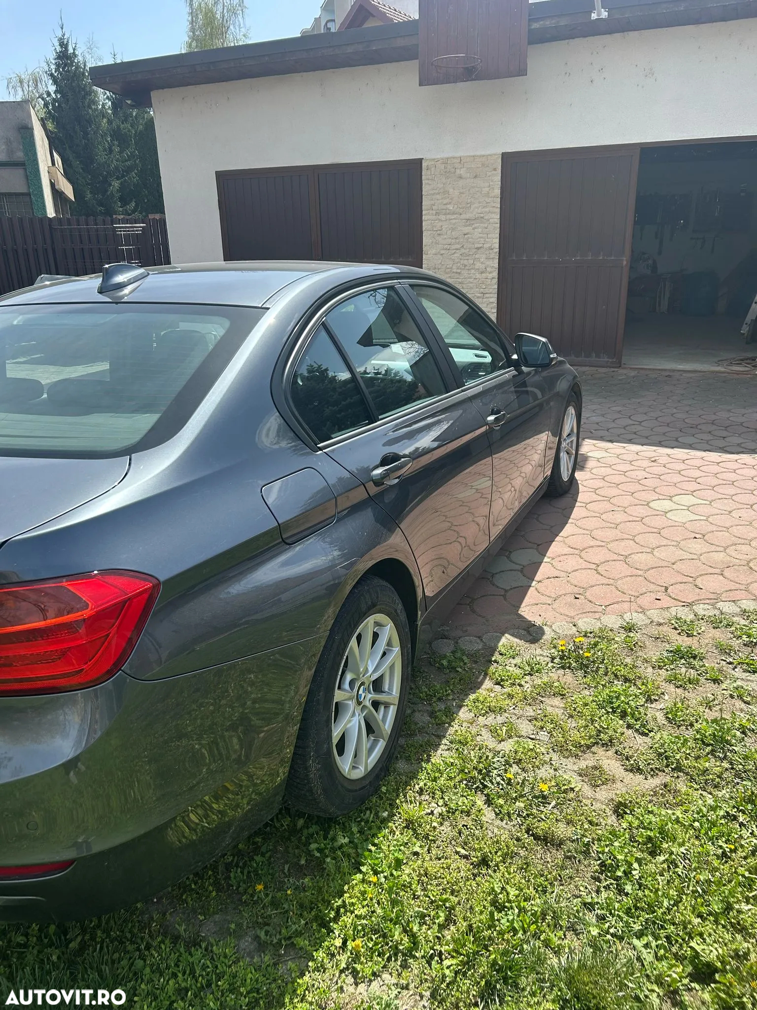 BMW Seria 3 318d - 10