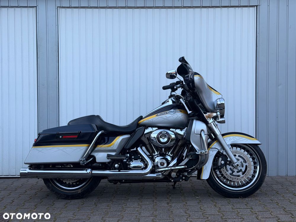 Harley-Davidson CVO Street Glide - 1