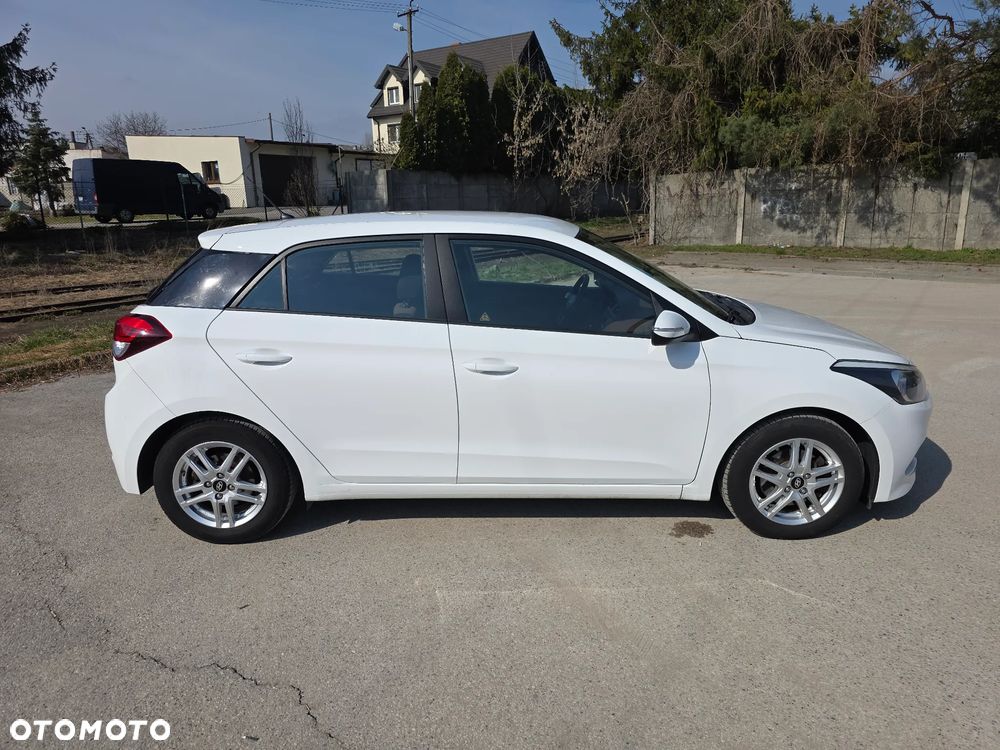 Hyundai i20 1.1 CRDi Style - 4