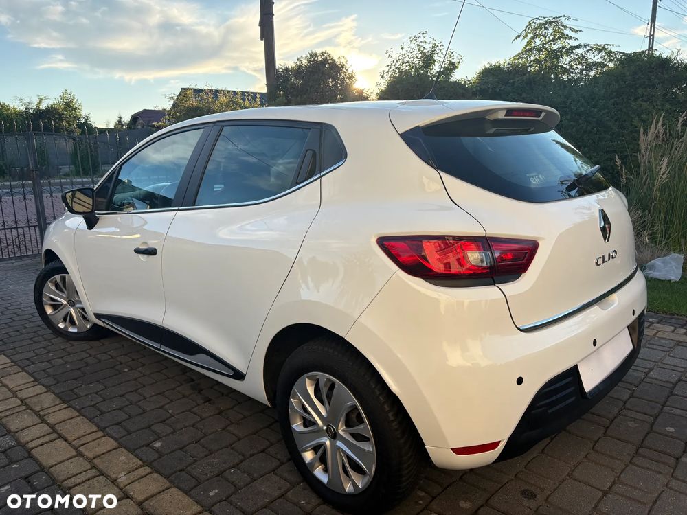 Renault Clio - 25