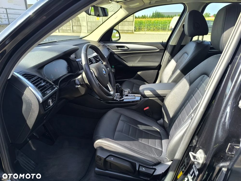 BMW X3 xDrive30e Advantage - 8