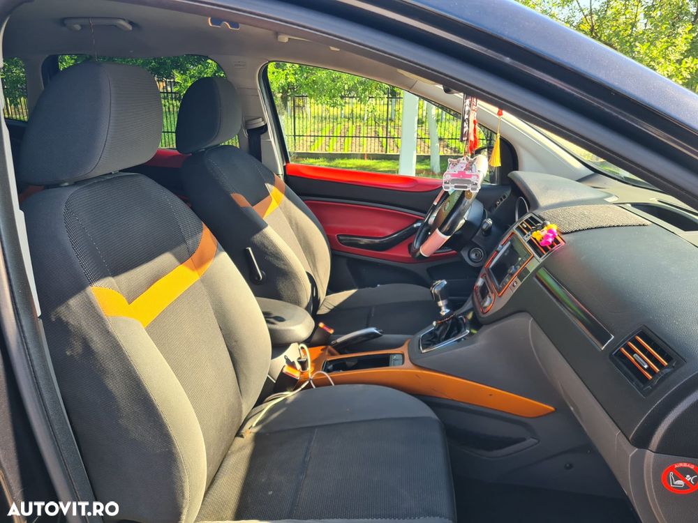 Ford Kuga - 4