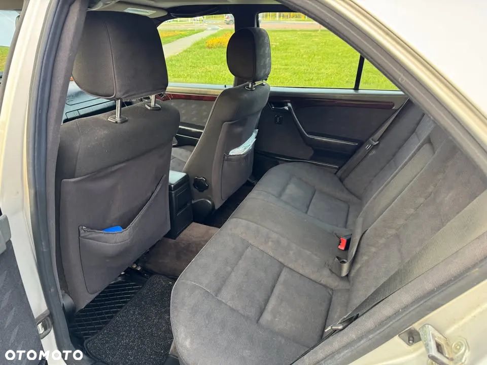 Mercedes-Benz Klasa C 220 D Elegance - 11