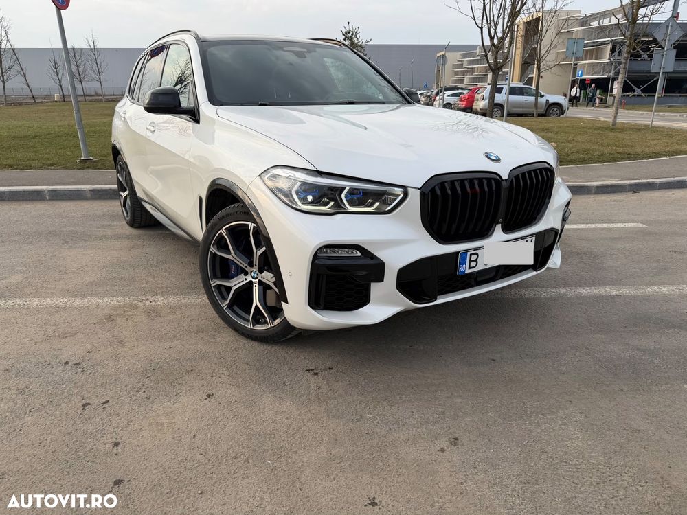 BMW X5 M M50i - 1