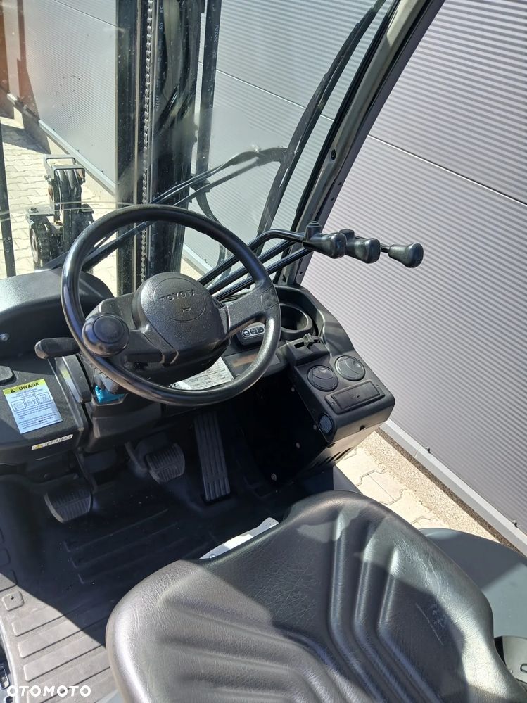 Toyota 02-8FGF15 - 8