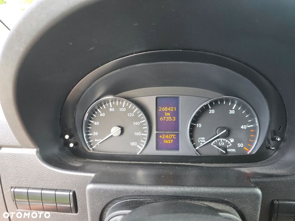 Mercedes-Benz Sprinter - 15