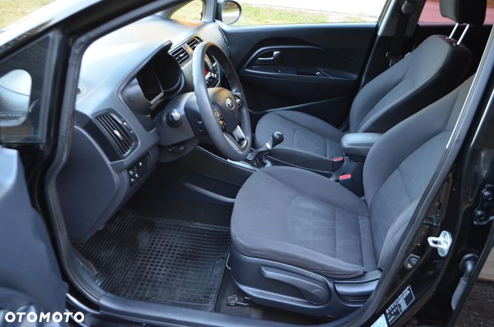 Kia Rio - 22