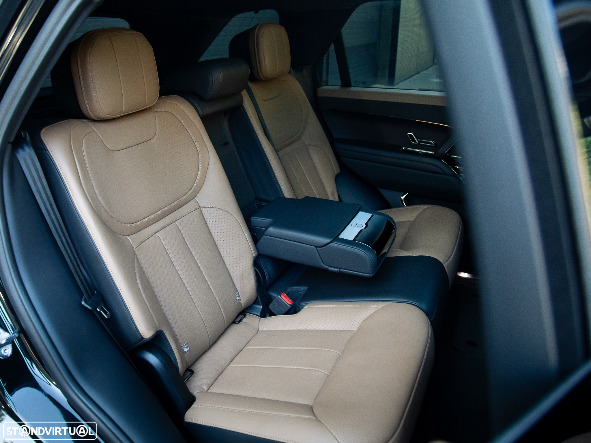 Land Rover Range Rover Sport D300 Dynamic SE - 24