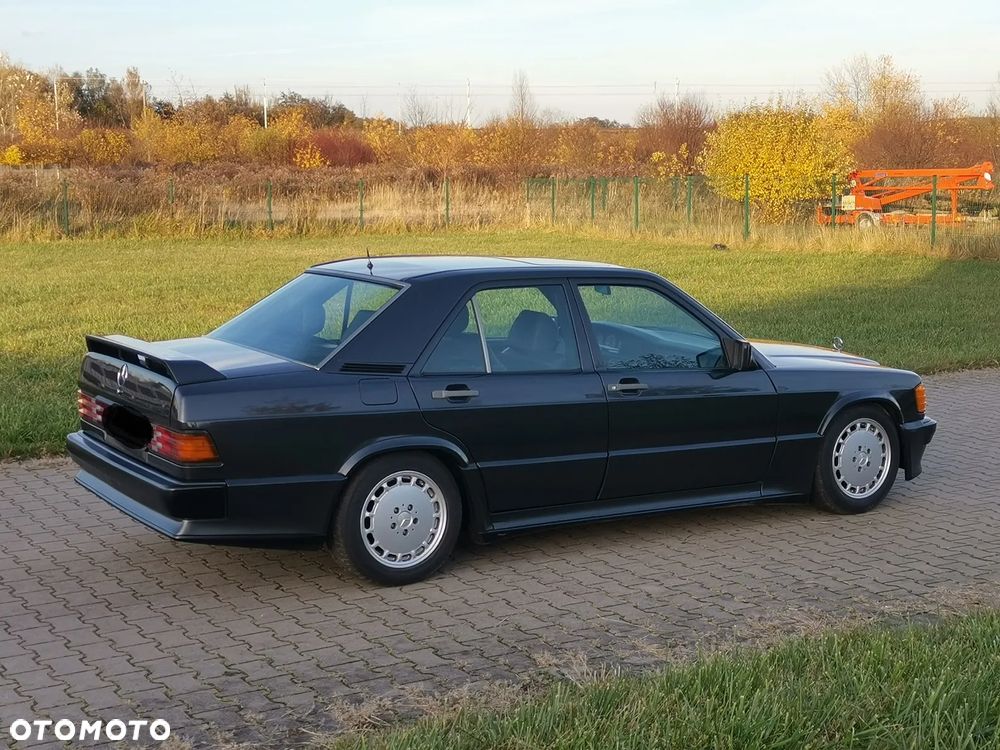 Mercedes-Benz W201 (190) - 10