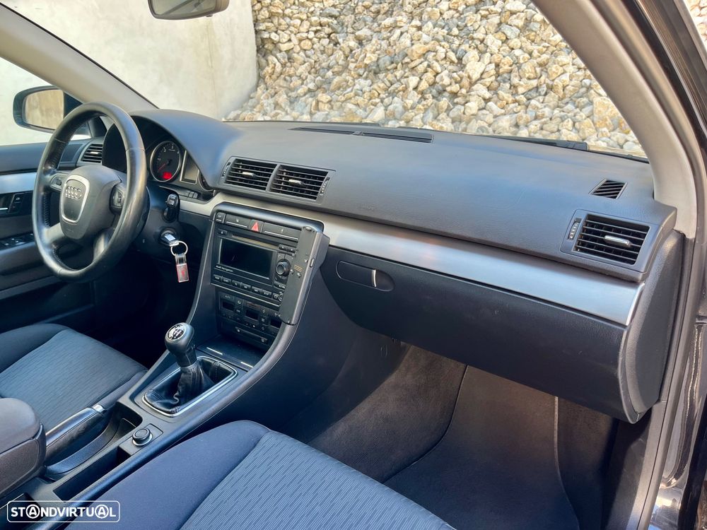 Audi A4 - 24