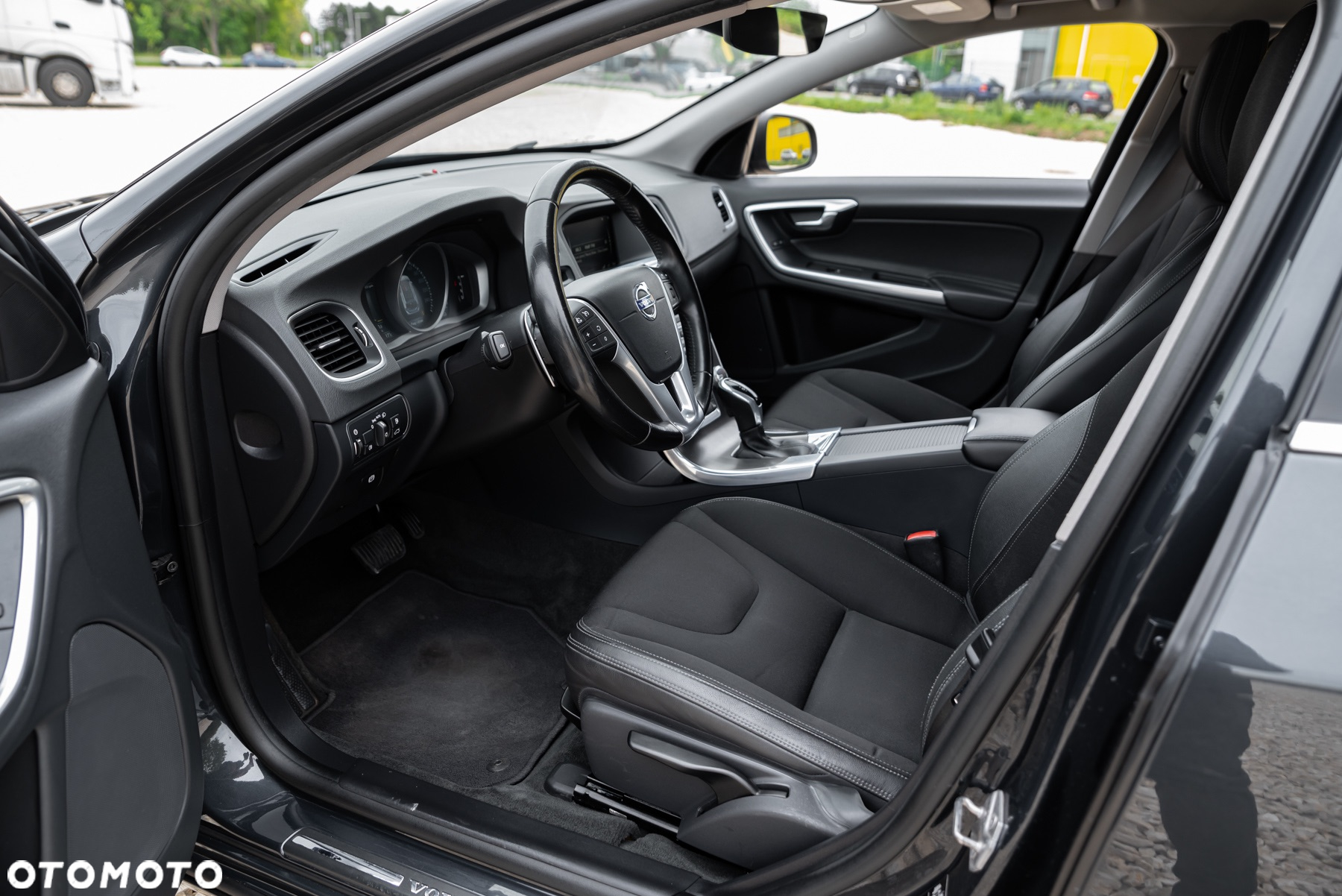 Volvo V60 D4 Geartronic Summum - 20