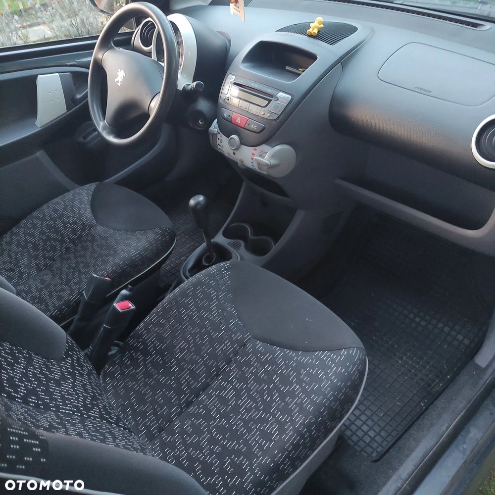 Peugeot 107 1.0 Urban Move - 10
