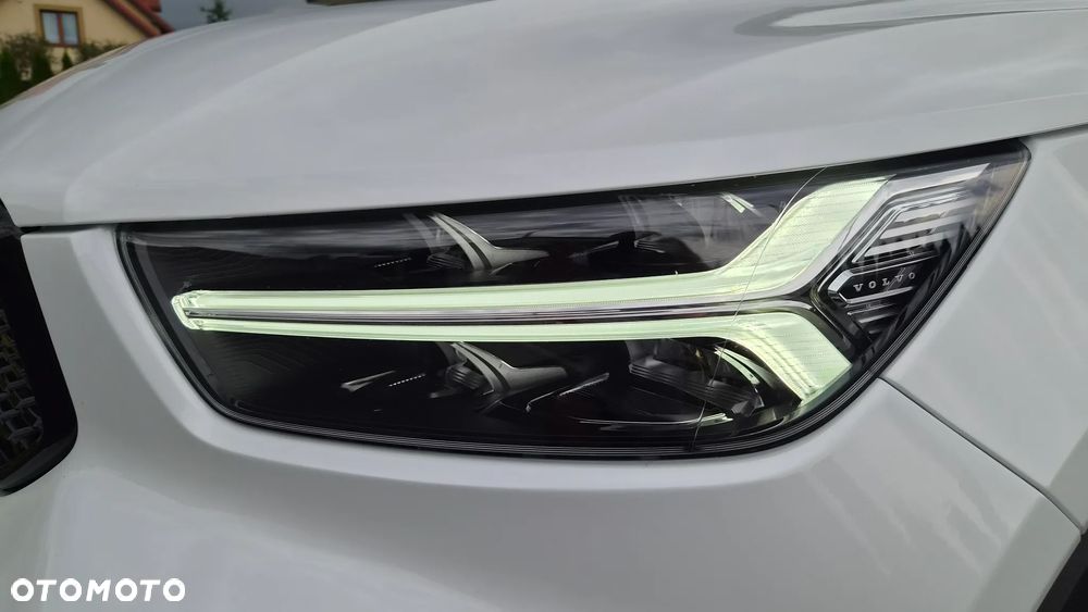 Volvo XC 40 T3 Geartronic Momentum Pro - 34